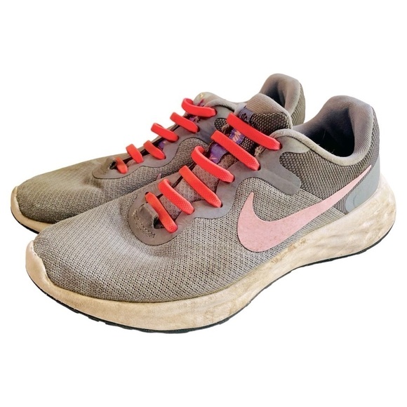 Nike Gray and Pink Athletic Sneaker Size 9.5 - Picture 1 of 8